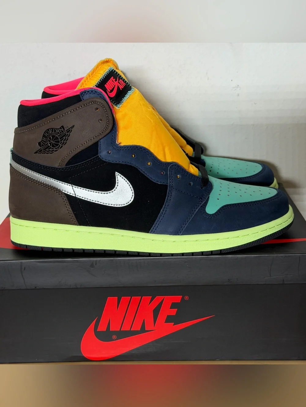 Nike Air Jordan 1 Retro High Tokyo Bio Hack Sneakers 555088-201 Size 10.5 DS